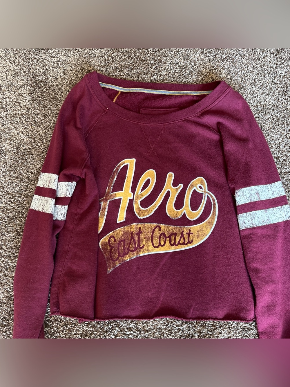 Aero East Coast Maroon Graphic Crop Sweatshirt